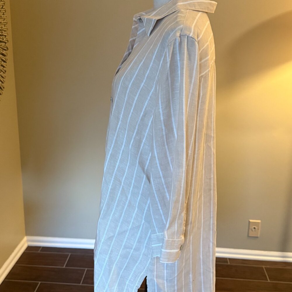 Chicos No Iron Fresh Chic Linen Button Up Top Beige/White Striped | Size 2 - Picture 4 of 8